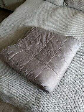 Pact Organic Charcoal Quilt